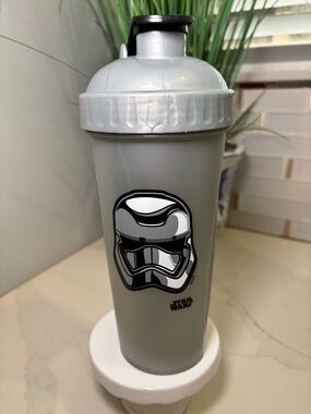 Performa PerfectShaker 28 oz. Star Wars Series – Captain Phasma Edition Bottle